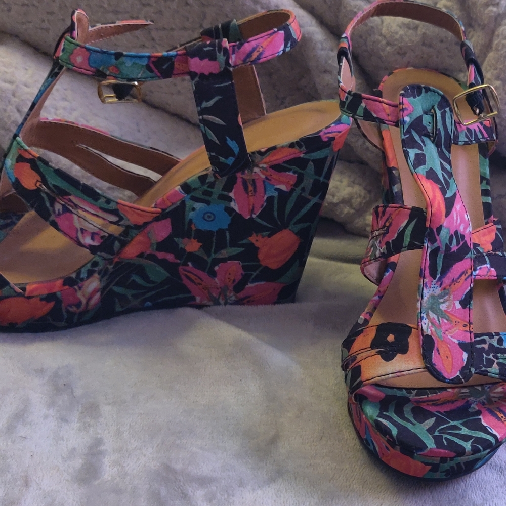 Charlotte Russe floral wedges